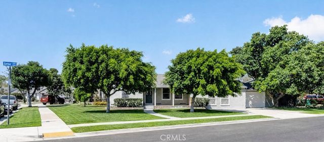 153 Cedar Turn, Long Beach