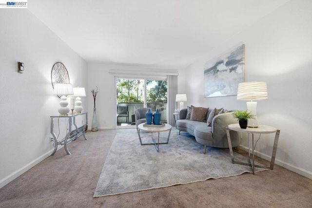 47112 Warm Springs Blvd # 313, Fremont