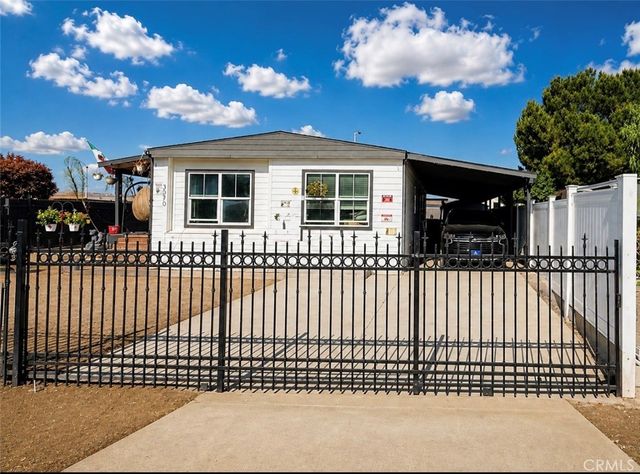 3070 Santo Tomas, Perris