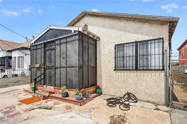 1523 E Vernon, Los Angeles