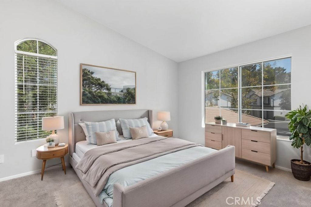16 Chaumont Circle, Lake Forest