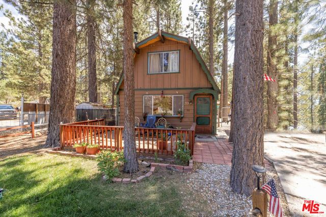 900 E Mountain View Boulevard, Big Bear City