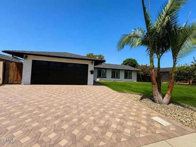 861 Calle Camelia, Camarillo