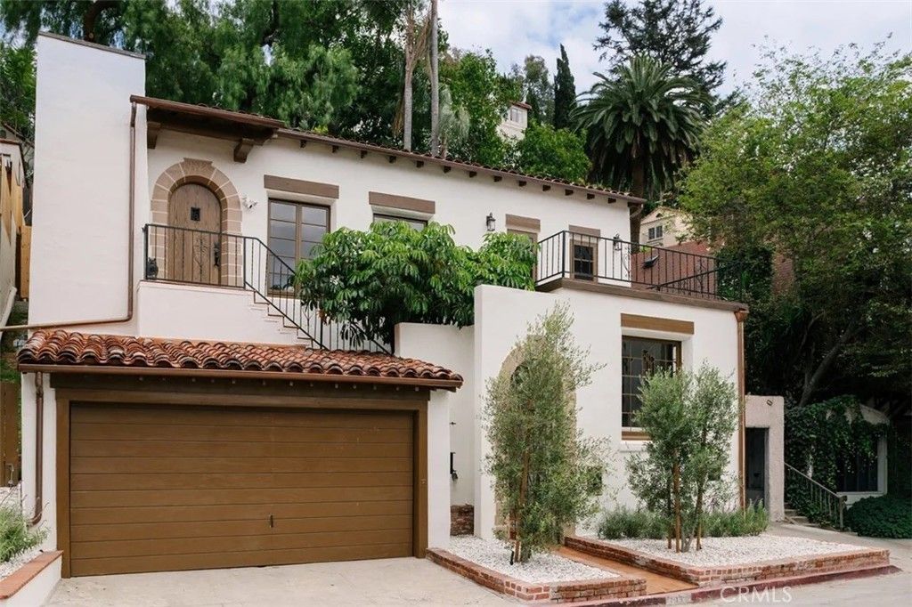 2050 N Las Palmas Avenue, Los Angeles