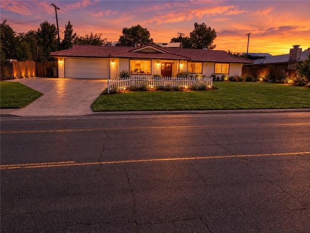15034 Apple Valley, Apple Valley