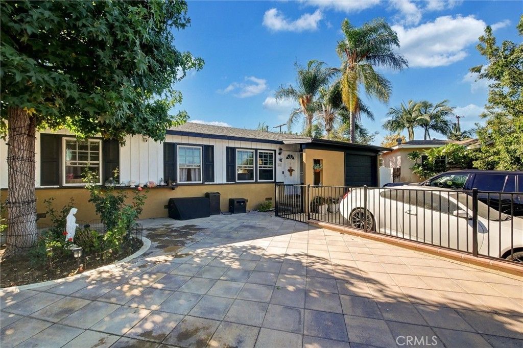 227 Oak Place, Brea