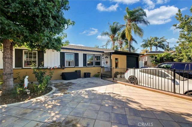 227 Oak Place, Brea
