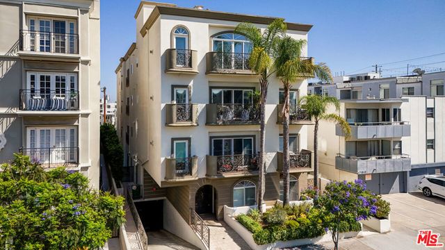 11840 Dorothy Street # 302, Los Angeles