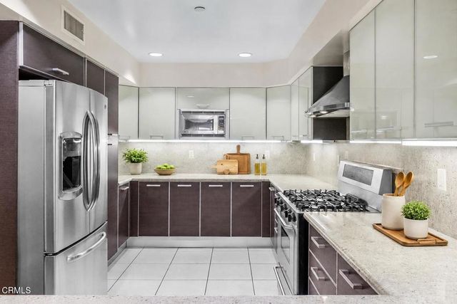 1353 N Fuller Avenue # 204, Los Angeles