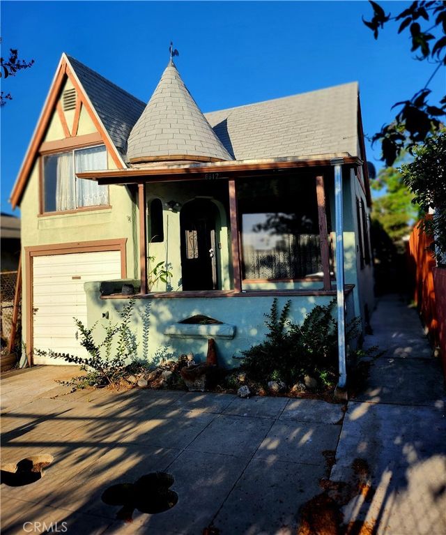 6812 S Van Ness, Los Angeles