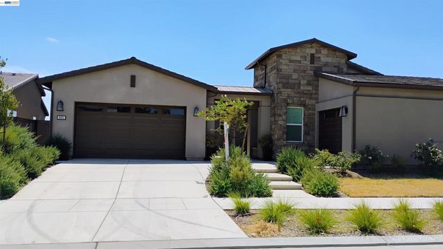 965 Beaver Pond Loop, Madera