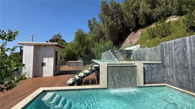 3901 Avenida Del Sol, Studio City