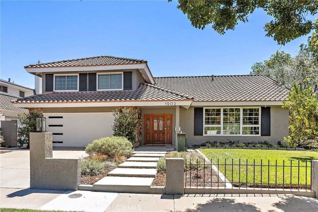 1902 E Avalon, Santa Ana