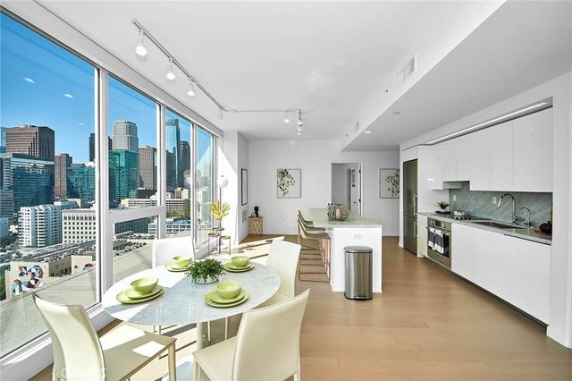 1050 S Grand # 2001, Los Angeles