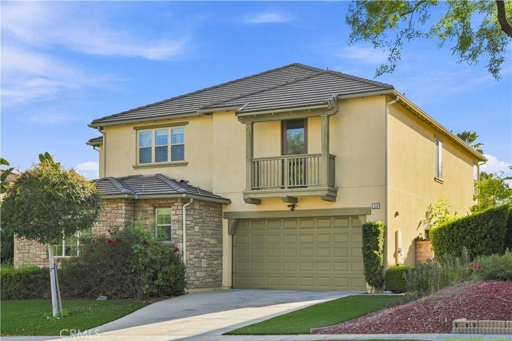 858 E Manresa, Azusa
