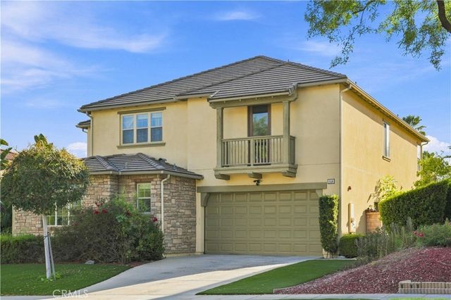 858 E Manresa, Azusa
