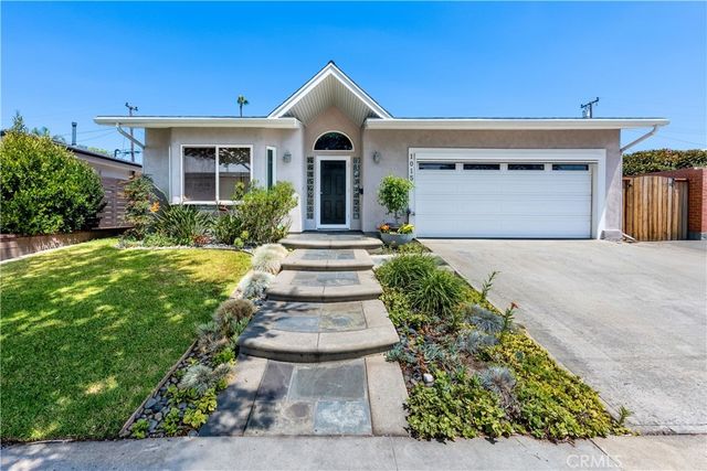 1015 Fathom, Seal Beach