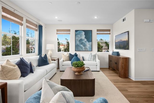 561 Gregory Way, Glendora