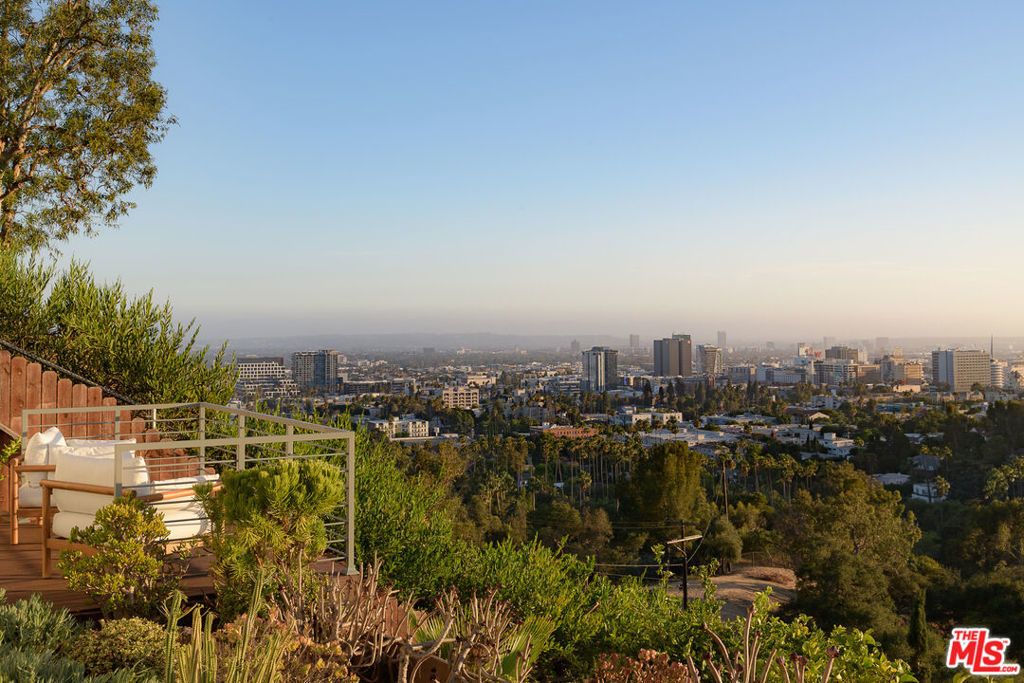 5502 Tuxedo Terrace, Los Angeles