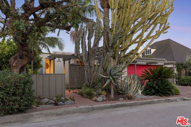2276 Moreno Drive, Los Angeles