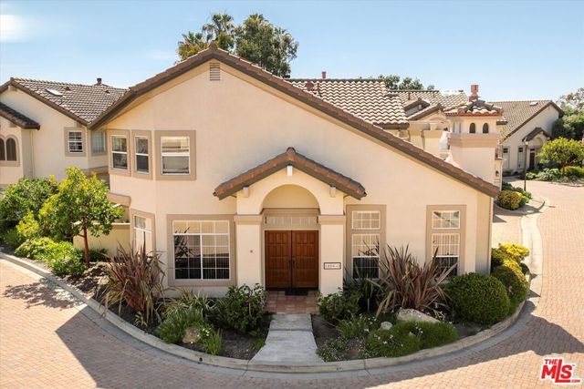 1256 Cravens Lane # 3, Carpinteria
