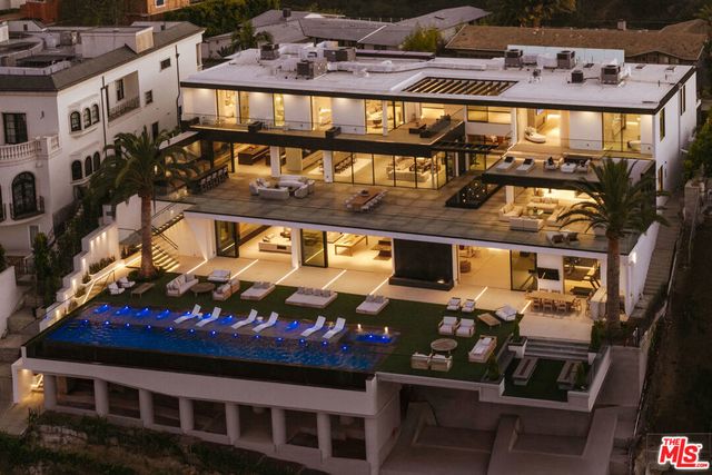2078 Stradella Road, Los Angeles