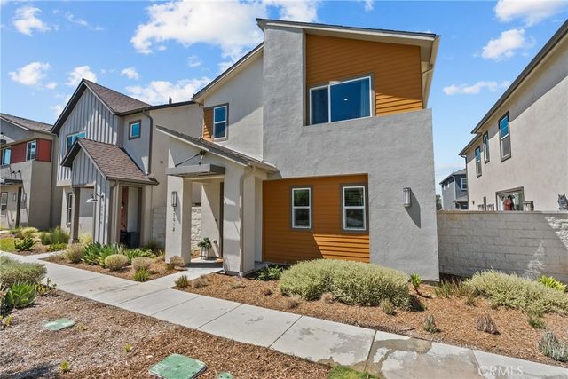 27012 Trail View Lane, Valencia