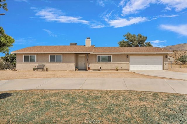 9515 Yucca Street, Apple Valley