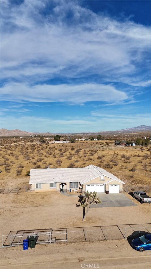 10575 Estrella, Apple Valley