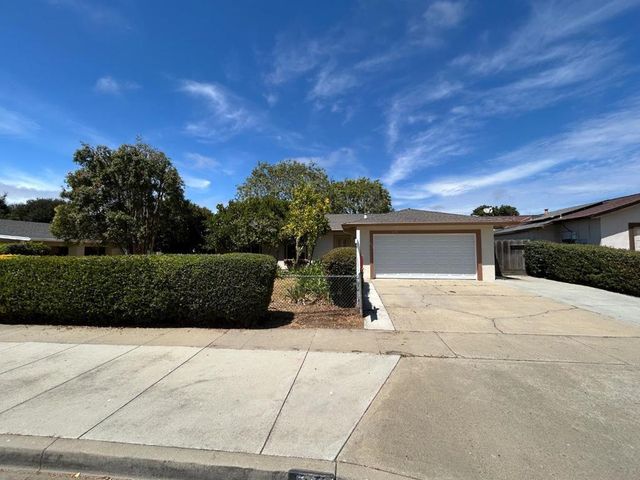 633 Saint George Drive, Salinas
