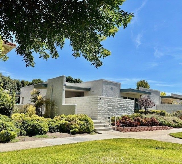 2213 Via Mariposa East # A, Laguna Woods