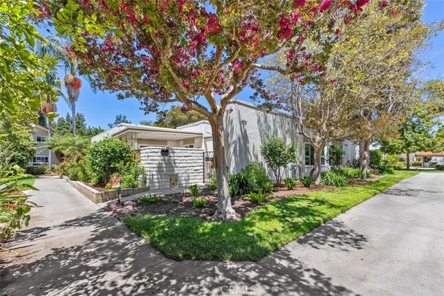 2013 Via Mariposa # D, Laguna Woods
