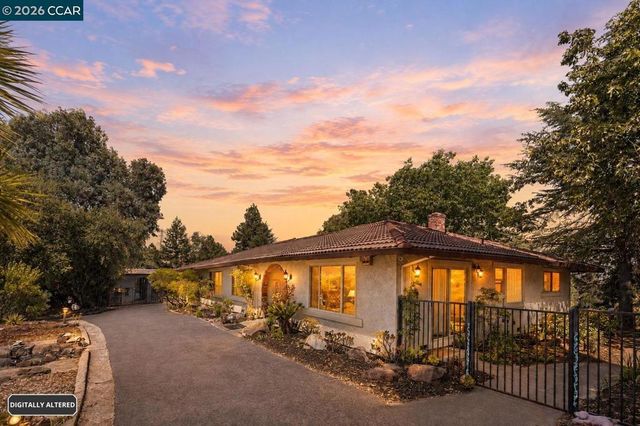 834 Carter Acres Ln, Martinez