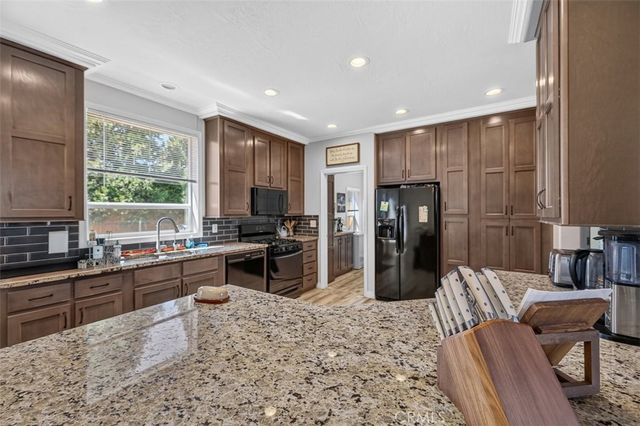6205 Lancaster, Paradise