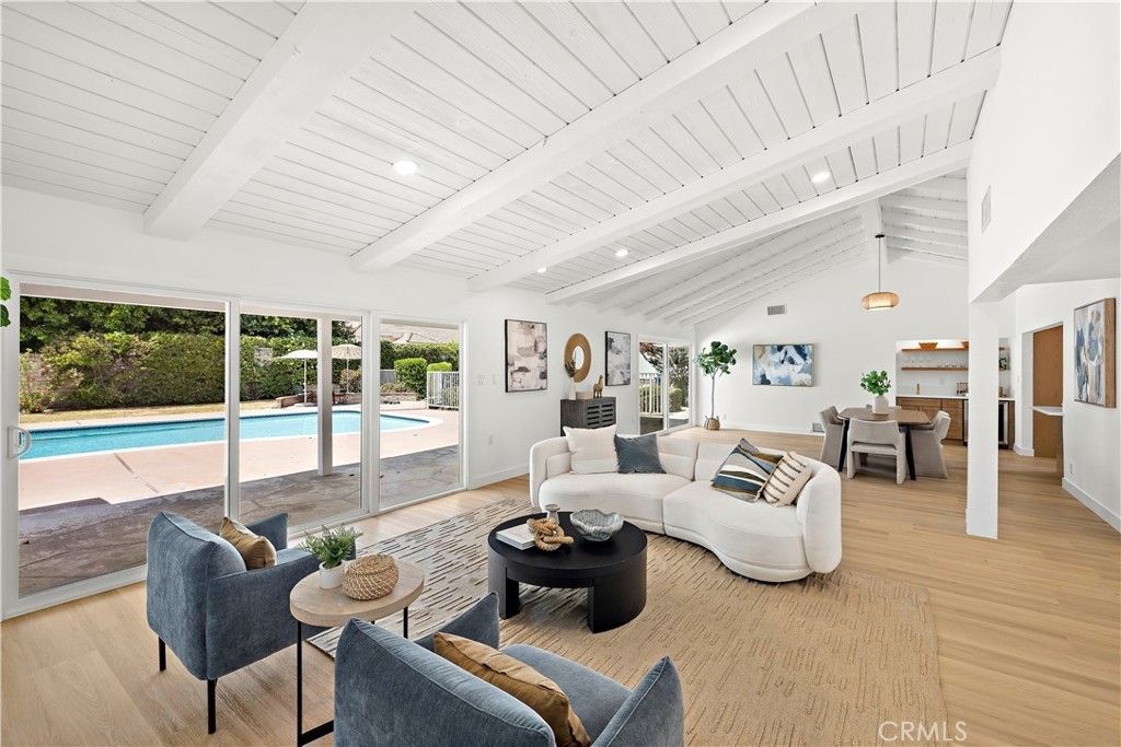 9537 Jellico Avenue, Northridge