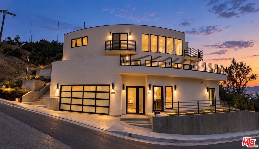 2882 El Roble Drive, Los Angeles
