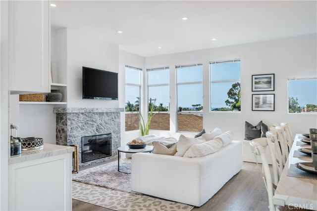 647 1st Place, Hermosa Beach