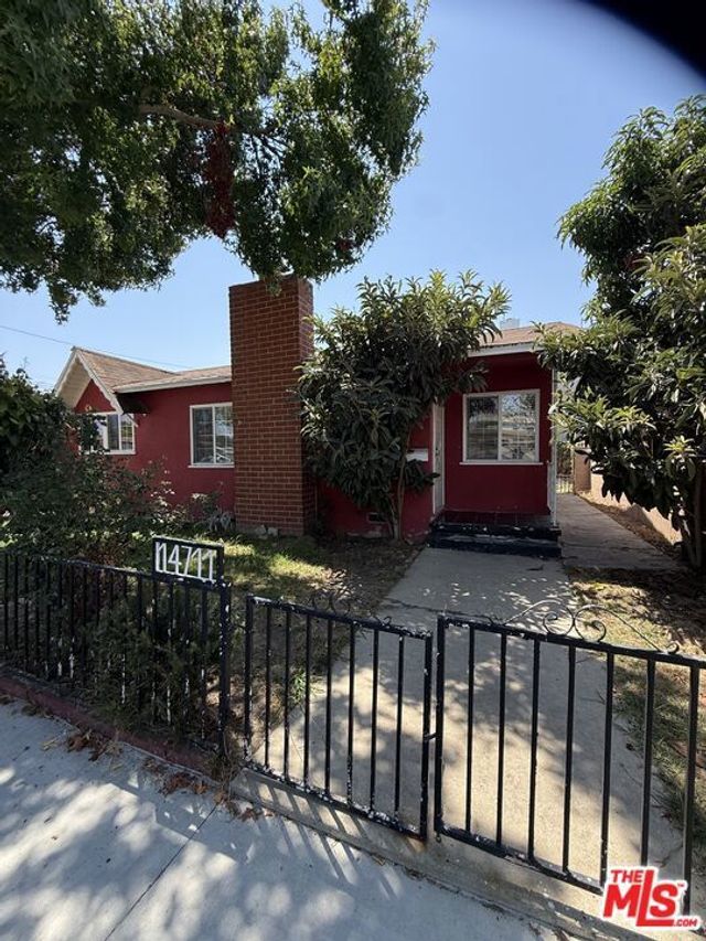 14711 Grevillea Avenue, Lawndale