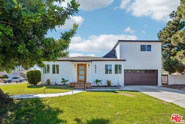 8855 Lilienthal Avenue, Los Angeles