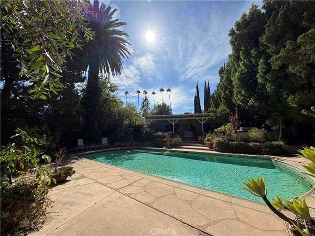5412 Encino Ave., Encino