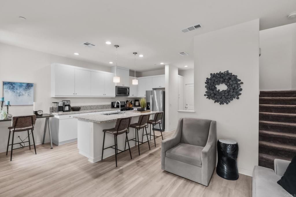 4136 Sitio Flor, Oceanside