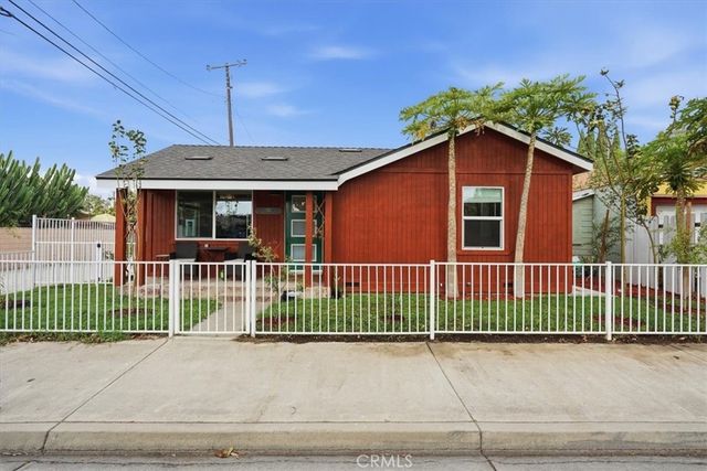 512 S Maple, Santa Ana