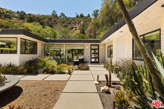 9991 Liebe Drive, Los Angeles