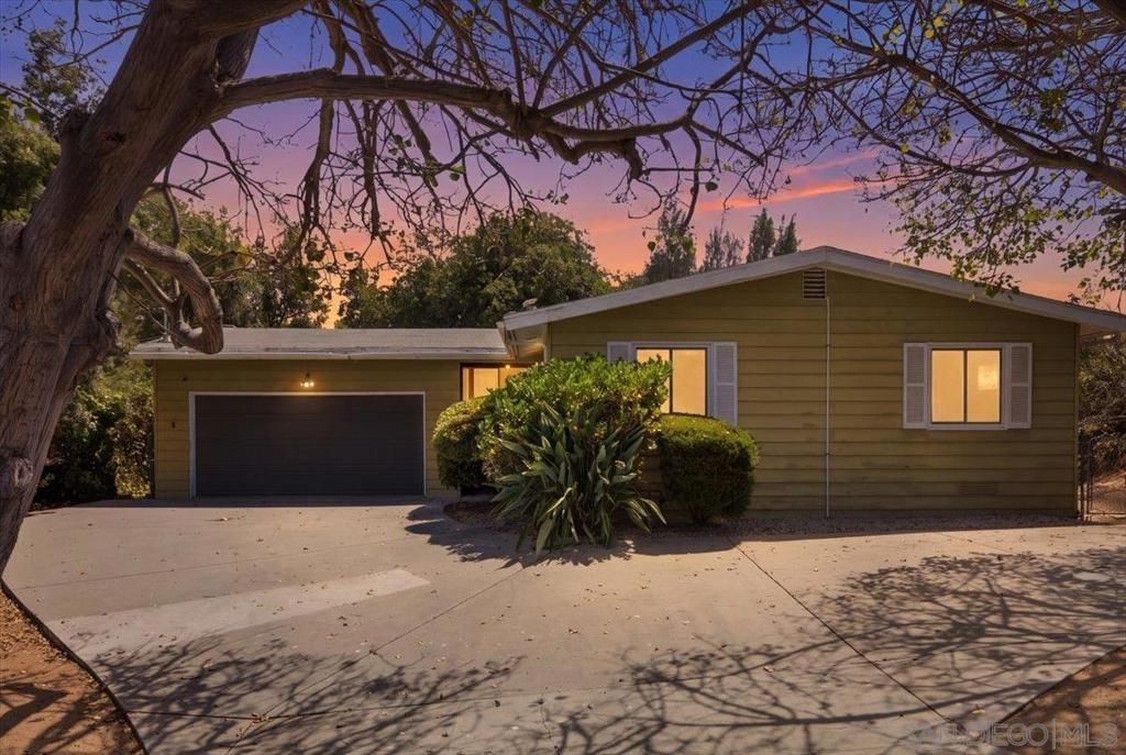 860 Magarian Rd, Fallbrook