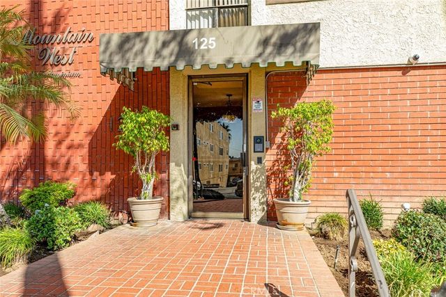 125 W Mountain Street # 102, Glendale