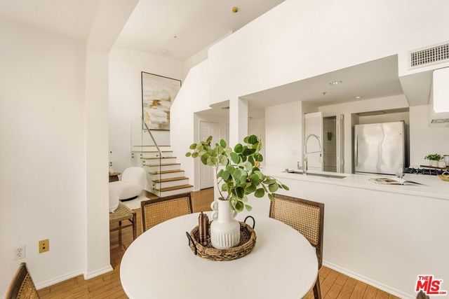 13200 Pacific # 448, Playa Vista