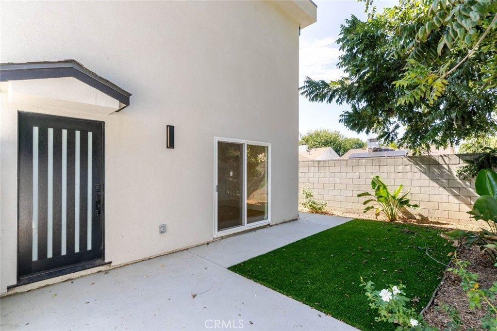 6837 Yolanda Avenue, Reseda