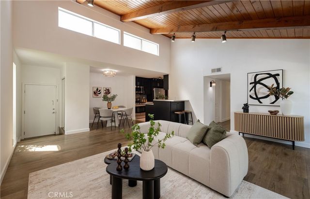 20134 Leadwell # 307, Winnetka