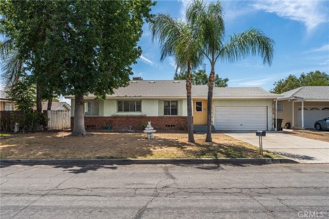237 W Van Koevering Street, Rialto
