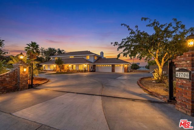 42706 20th Street, Lancaster